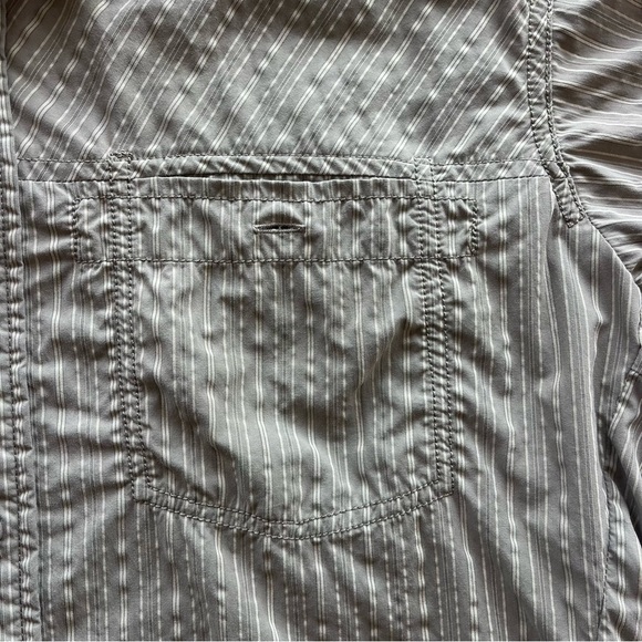 Mountain Hardwear Shirt L Olive Green  Short Sleeve Button Down Nylon Vented - Picture 3 of 10